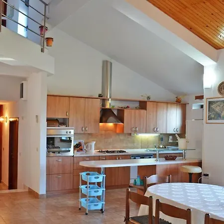 Apartman Leone Slatine