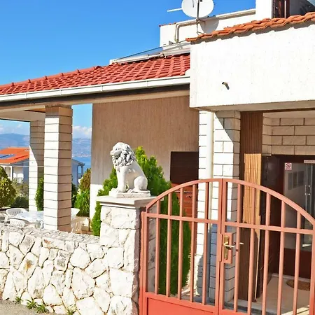 Leone Apartman *